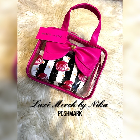 Betsey Johnson 3PC Cosmetic Set Pink Bow stripe clear bag 🎀 - Picture 3 of 6